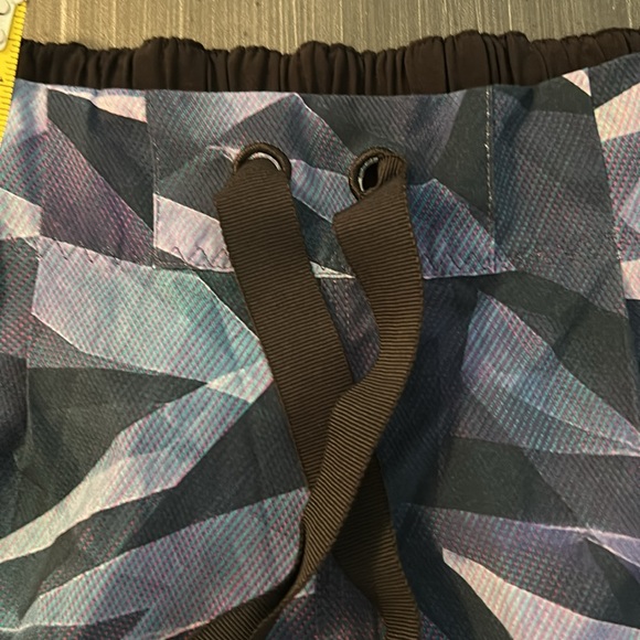 Lululemon dress shorts - Picture 3 of 5